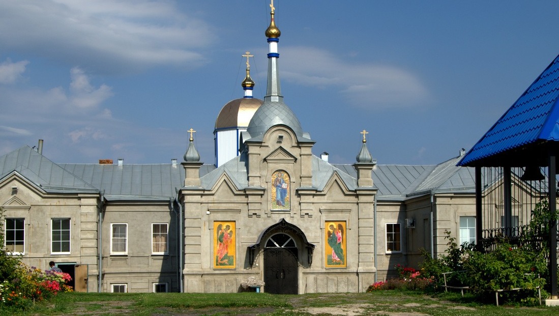 В Курской области под минометный обстрел попал древний мужской монастырь