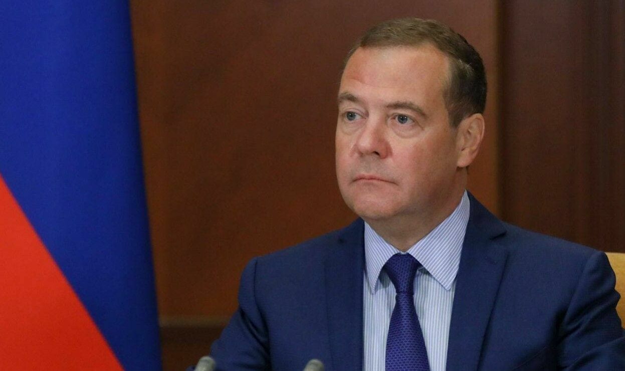 Медведев пообещал, что Россия жестко ответит на уход иностранных компаний